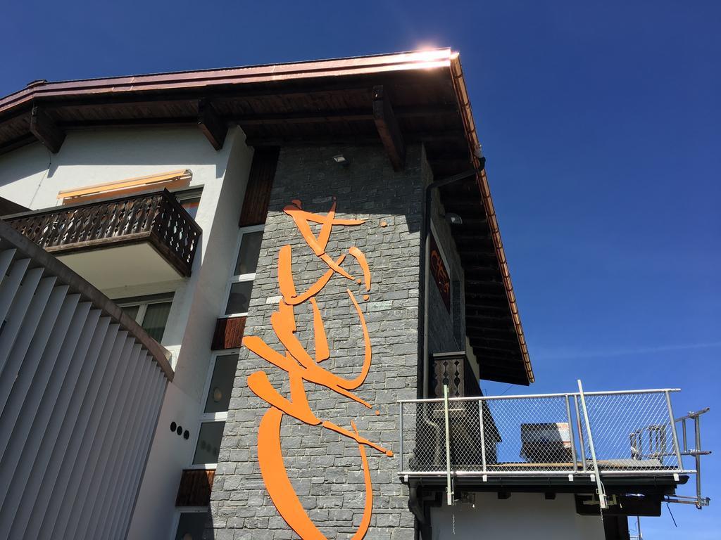 Hotel Restaurant Chesa 필름 외부 사진